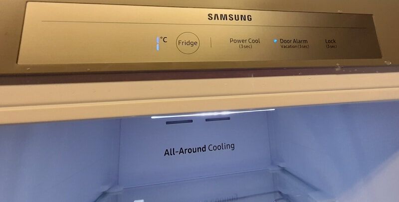 Панель управления холодильником Samsung Bespoke